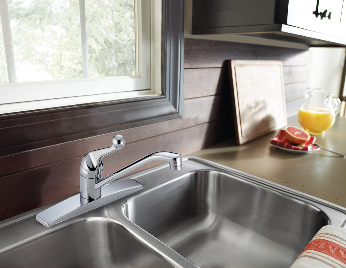 Delta 100 Series Single Handle Kitchen Faucet Chrome 100LF-WF