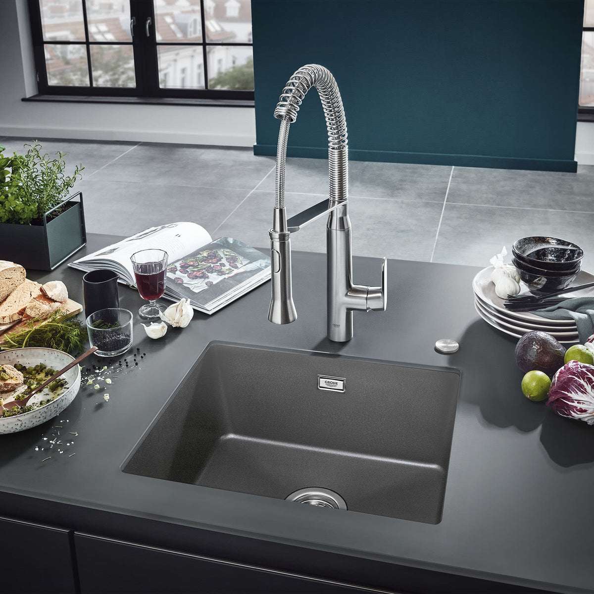 K7 Medium Single-Handle Semi-Pro Dual Spray Kitchen Faucet 1.75 GPM in GROHE SUPERSTEEL