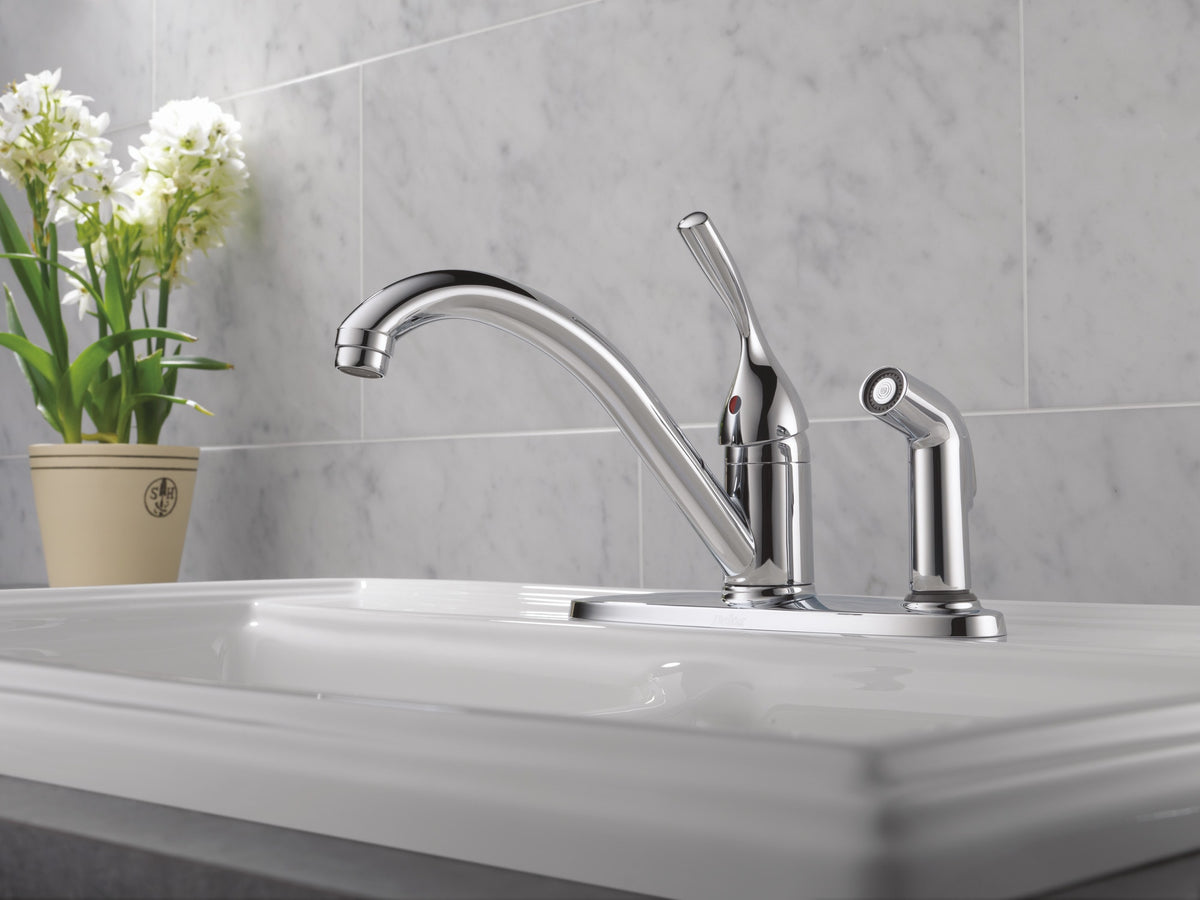 Delta 300 Series Single Handle Kitchen Faucet with Integral Spray Chrome 300-DST