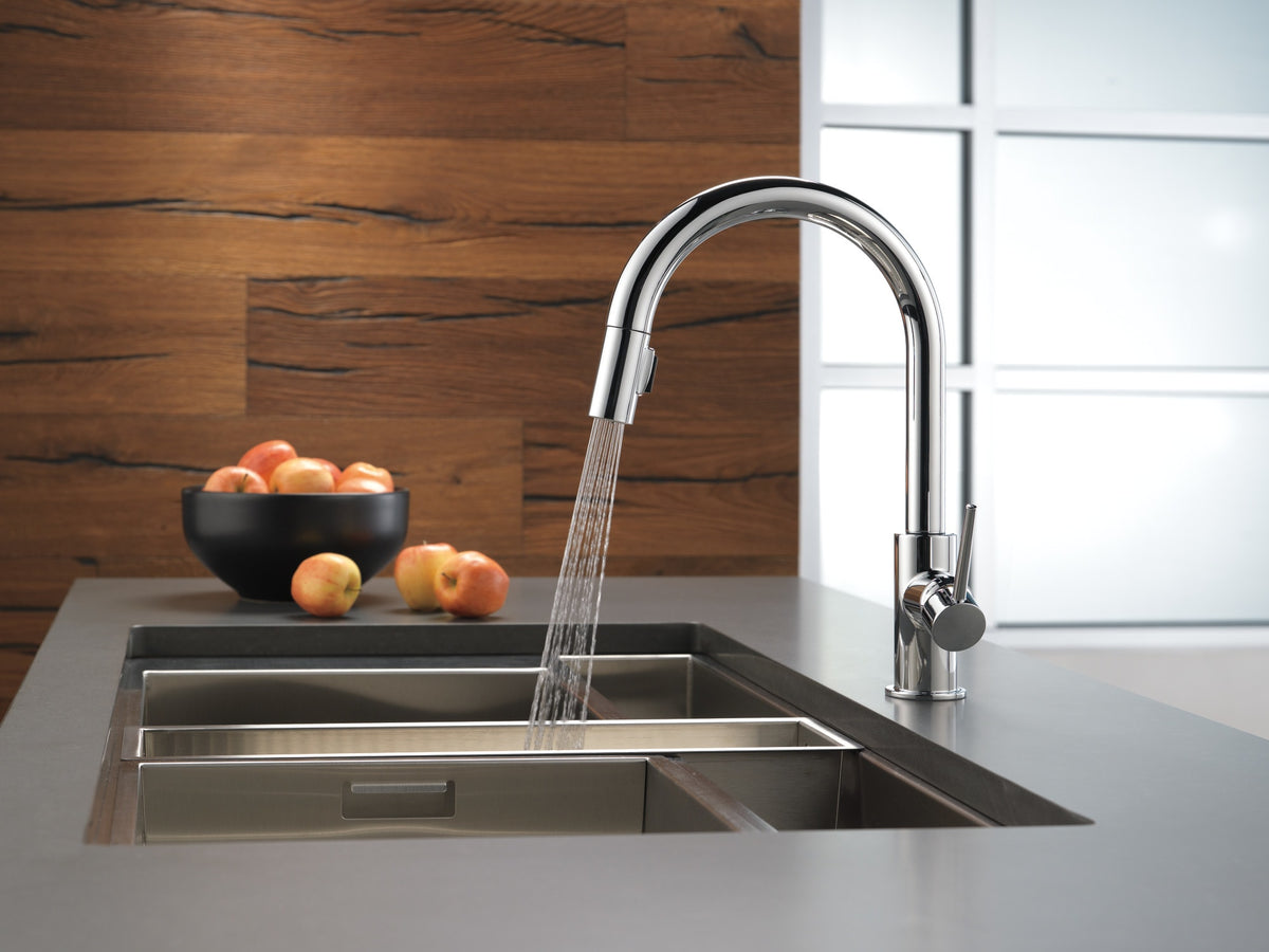 Delta Trinsic® Single Handle Pull-Down Kitchen Faucet Chrome