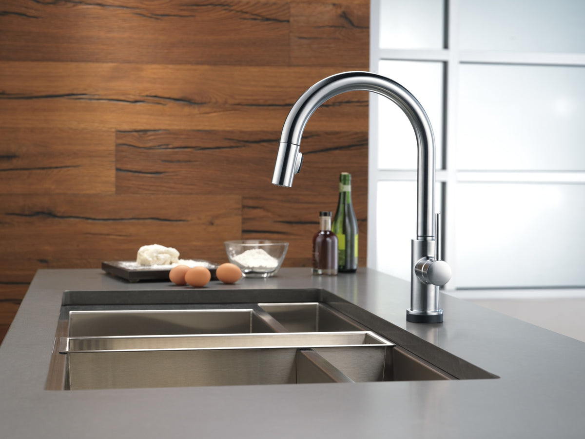 Delta Trinsic® Single Handle Pull-Down Kitchen Faucet with Touch2O® Arctic Stainless