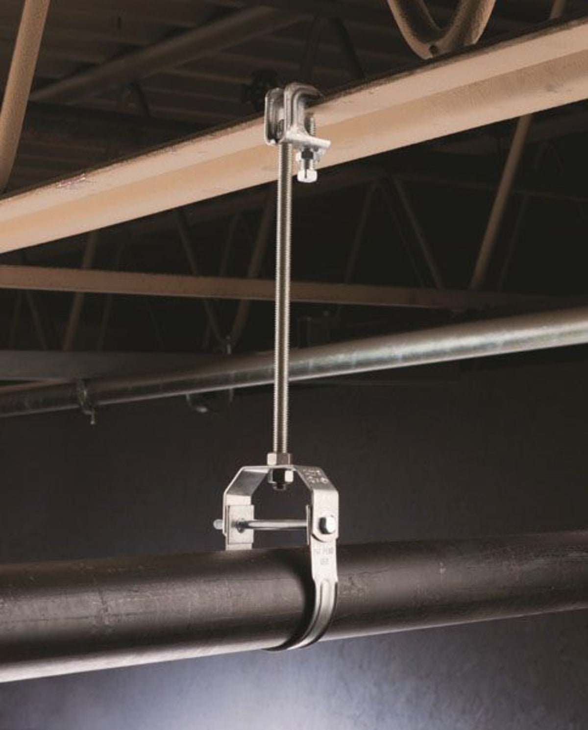 nVent Caddy 401 Clevis Hanger, EG, PG, 1/2" Pipe, 15 DN, 0.84" (21 mm) OD, 3/8" (M10) Rod