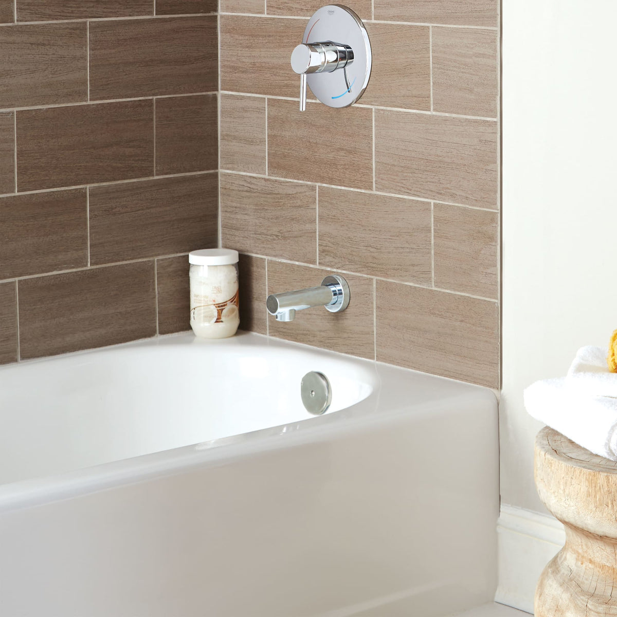 Tub Spout in GROHE CHROME 13274001