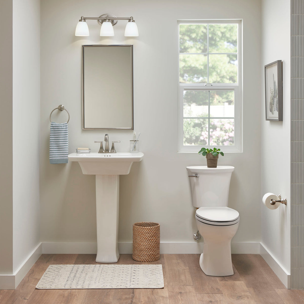 American Standard Edgemere® Pedestal Leg White
