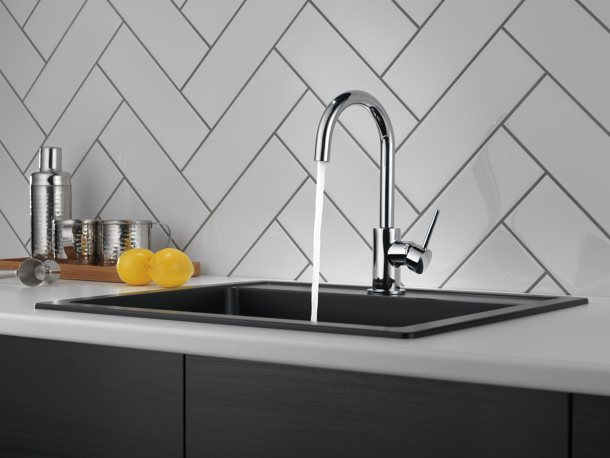 Delta Trinsic® True Bar Limited Swivel Chrome
