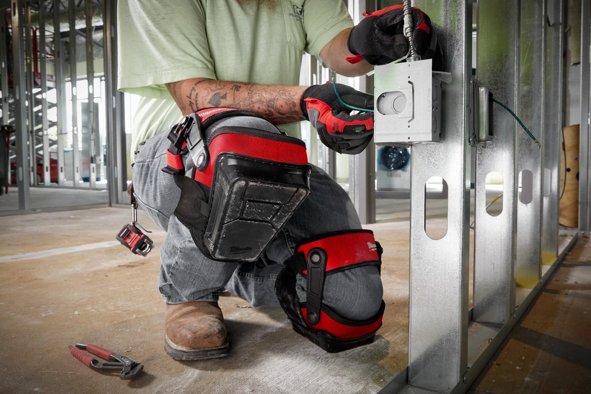 Milwaukee Tools Stabilizer Knee Pad with Thigh Strap