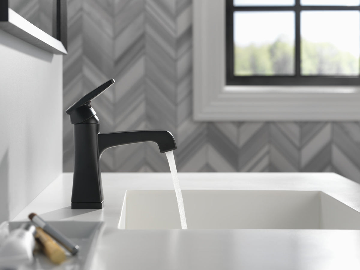 Delta Ashlyn® Single Handle Lavatory Faucet Metal Pop-Up Matte Black