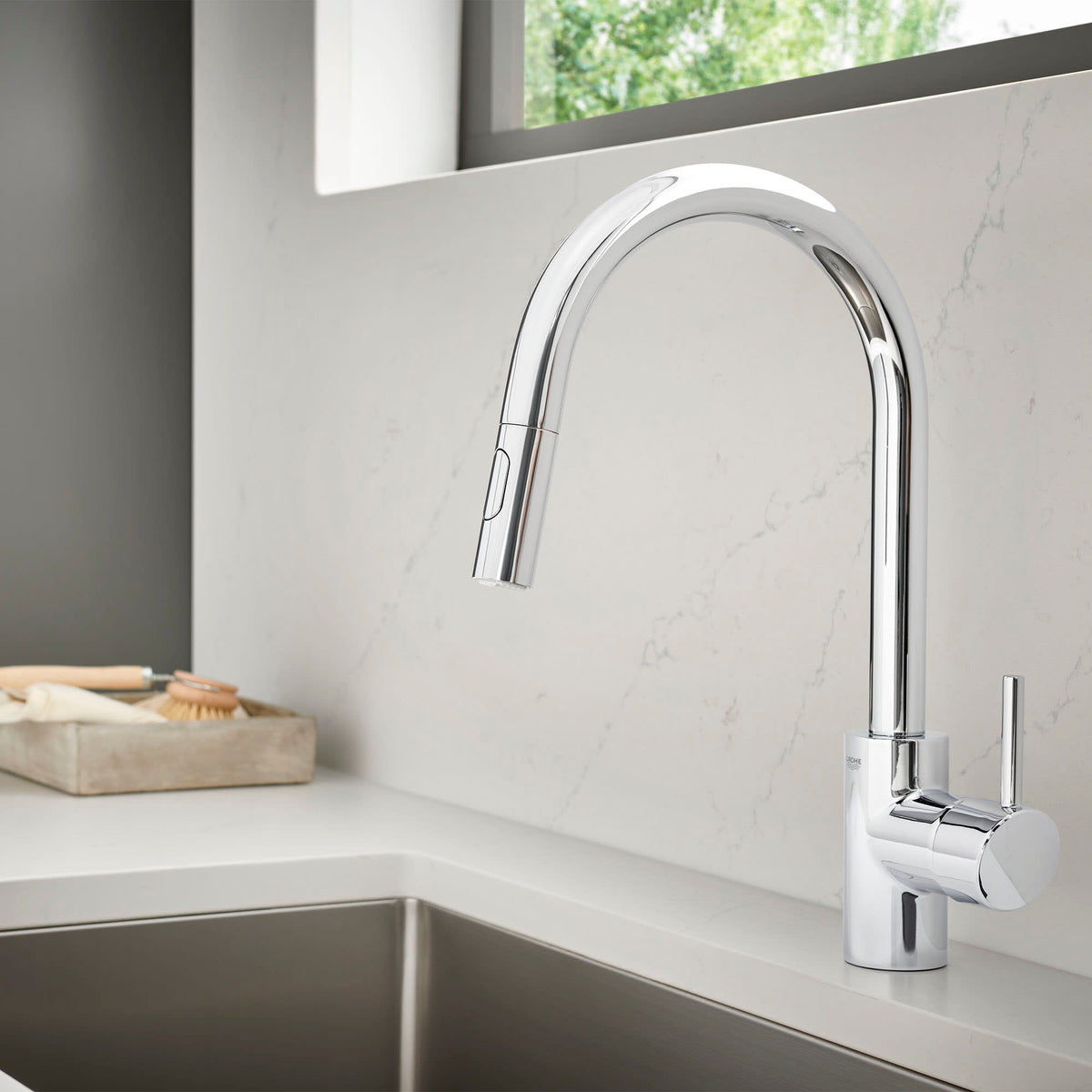 Concetto Single-Handle Pull-Down Kitchen Faucet Dual Spray 1.75 GPM in GROHE CHROME