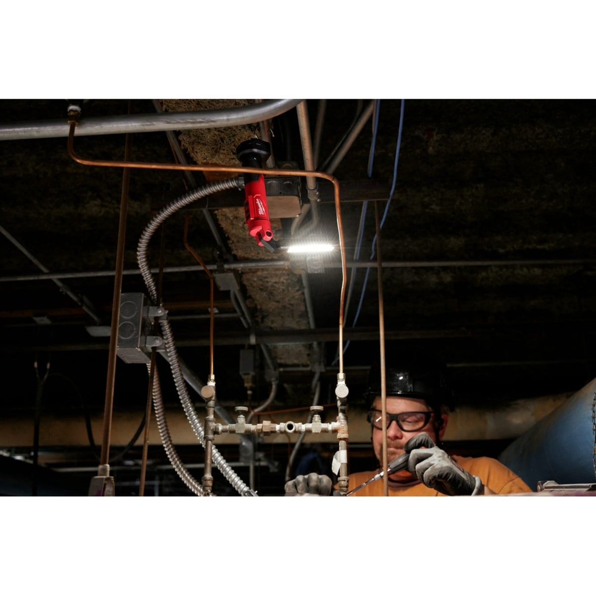 Milwaukee Tools REDLITHIUM™ USB Stick Light W/ Magnet